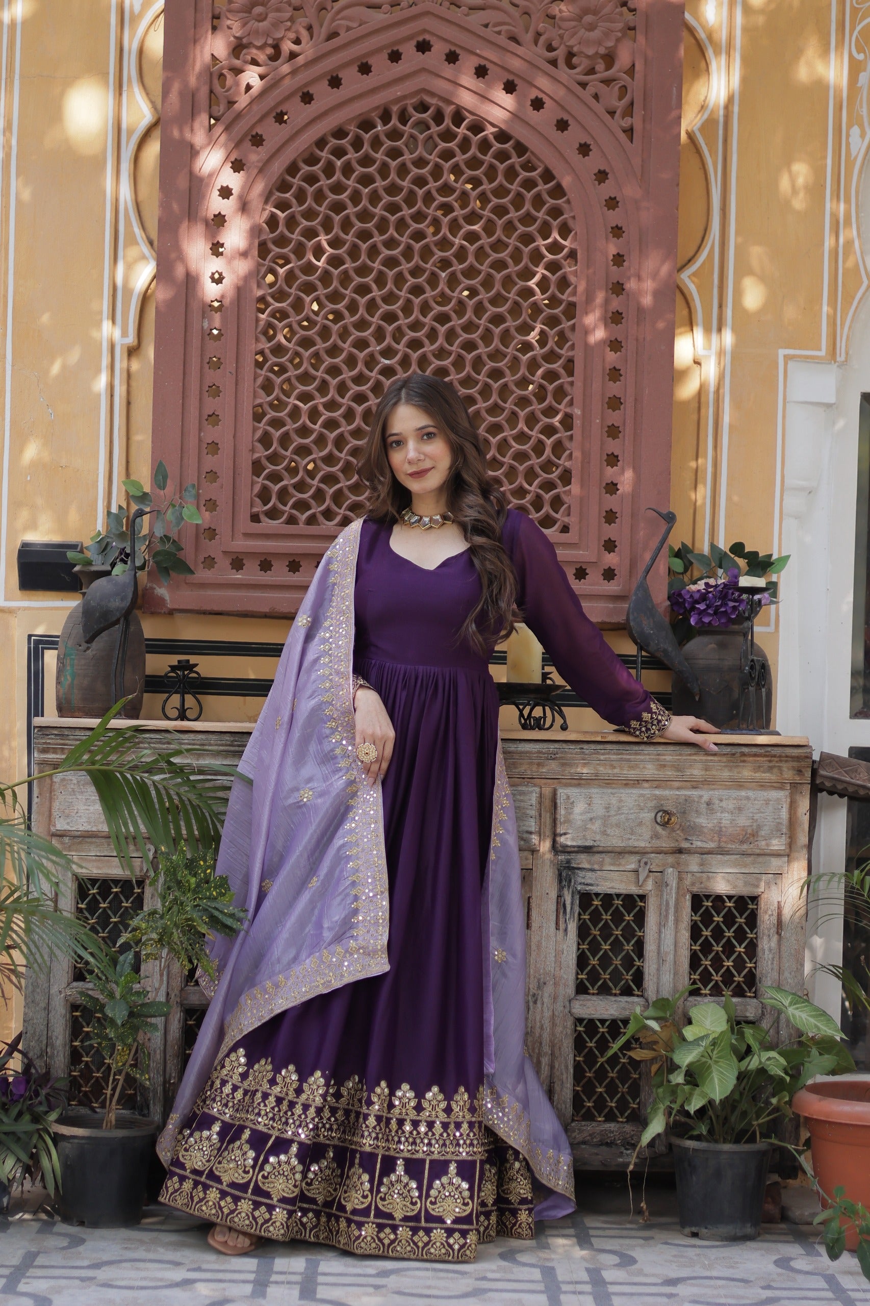 Star Georgette Designer Gown with Gold Crush Dupatta – Wedding Reception