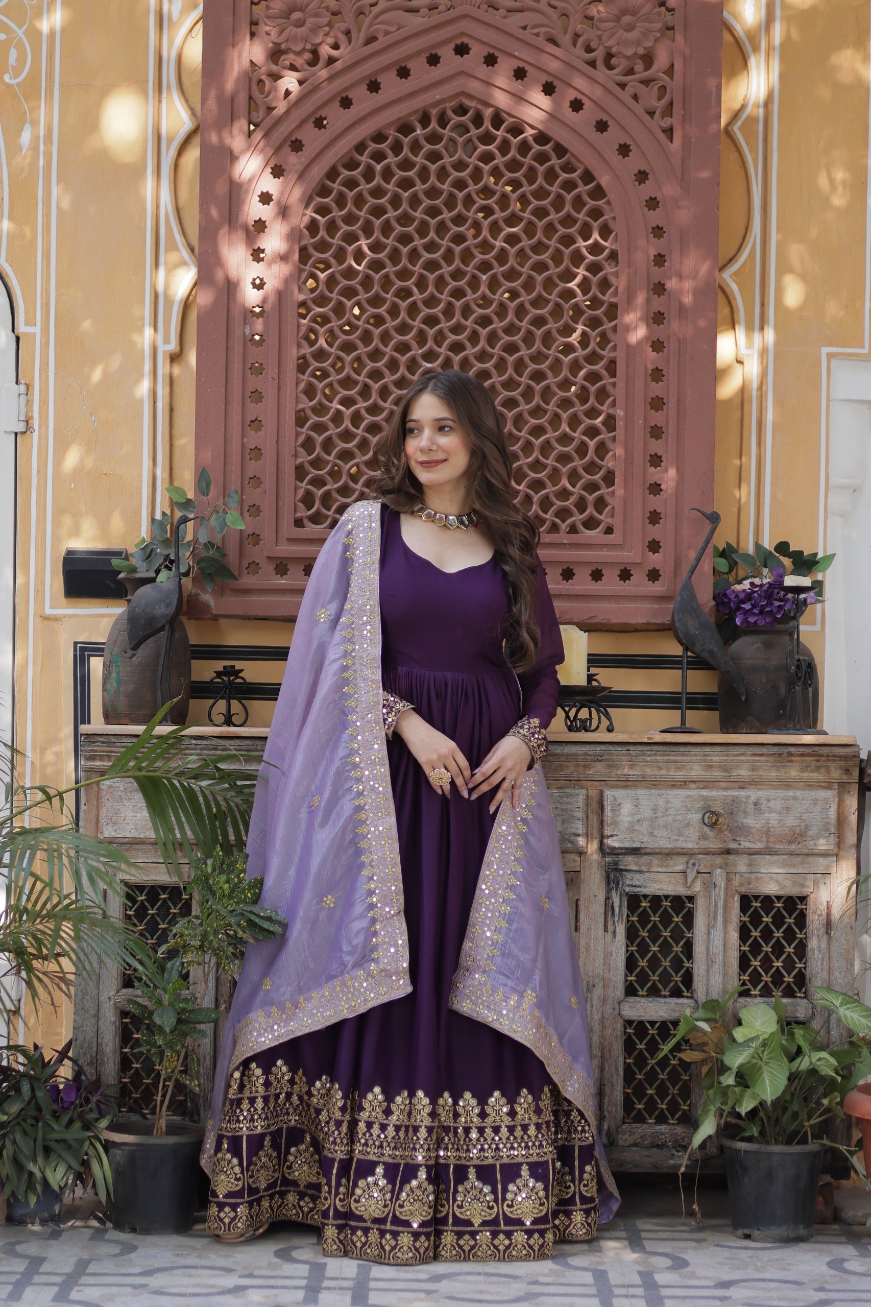 Star Georgette Designer Gown with Gold Crush Dupatta – Wedding Reception